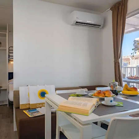 Ferienpark Mobilehome In 53448 Grado